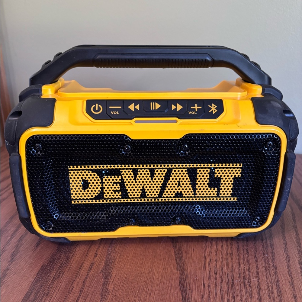 Dewalt DCR010 Bluetooth speaker